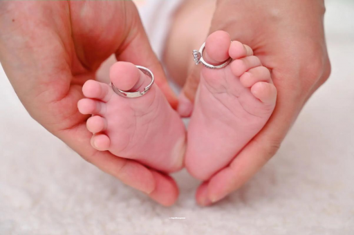 广州包生男孩的试管医院怎样给宝宝喂奶